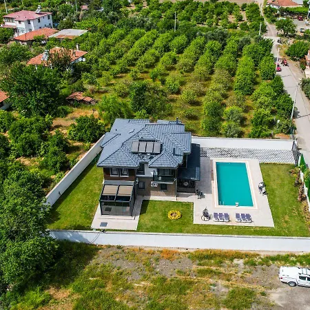 Villa Semi -privater Aussenpool & Innenpool - Whirlpool *