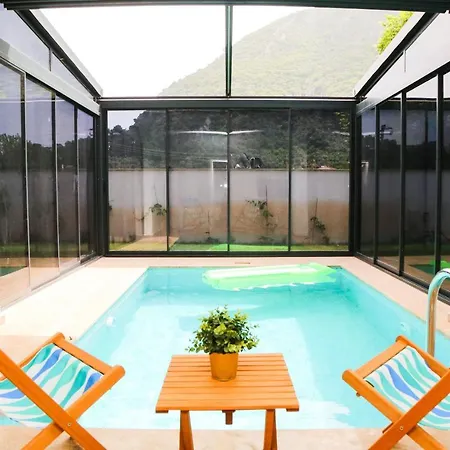 Semi -privater Aussenpool & Innenpool - Whirlpool *