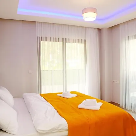 Villa Semi -privater Aussenpool & Innenpool - Whirlpool *